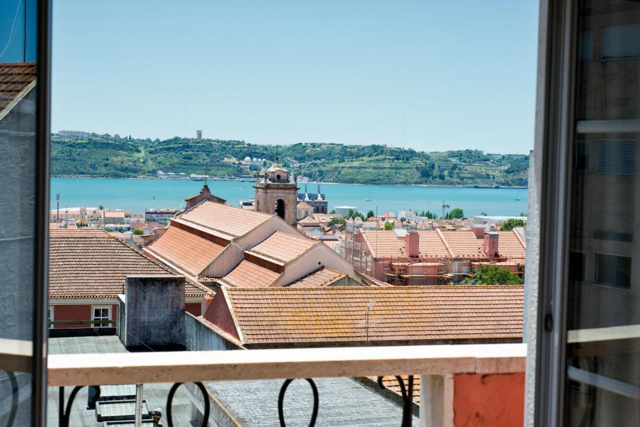 Ambassador River View Suites Lisbona Esterno foto