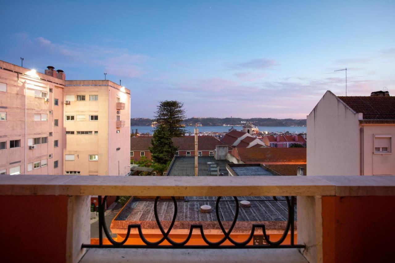 Ambassador River View Suites Lisbona Esterno foto